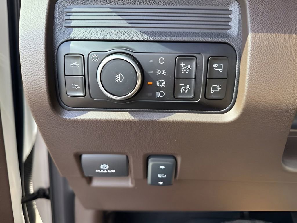 Used 2025 Ford F250 King Ranch w/ Chrome Package image 21