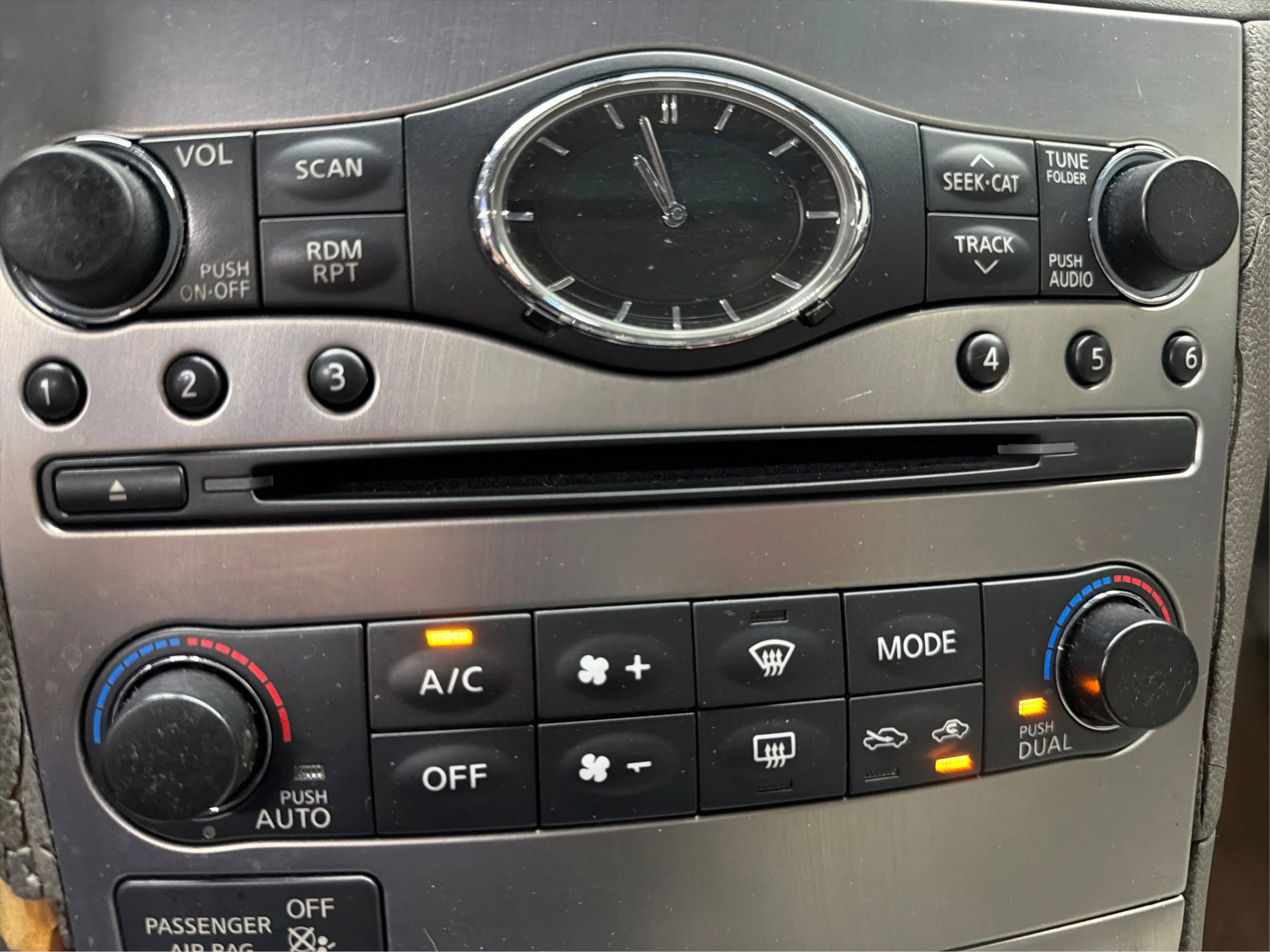 Used 2010 INFINITI G37 Journey w/ Premium Pkg image 23