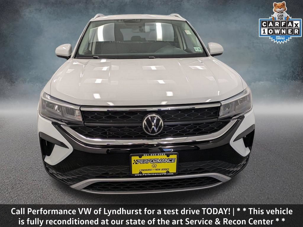 Used 2022 Volkswagen Taos SE AWD/4WD image 2