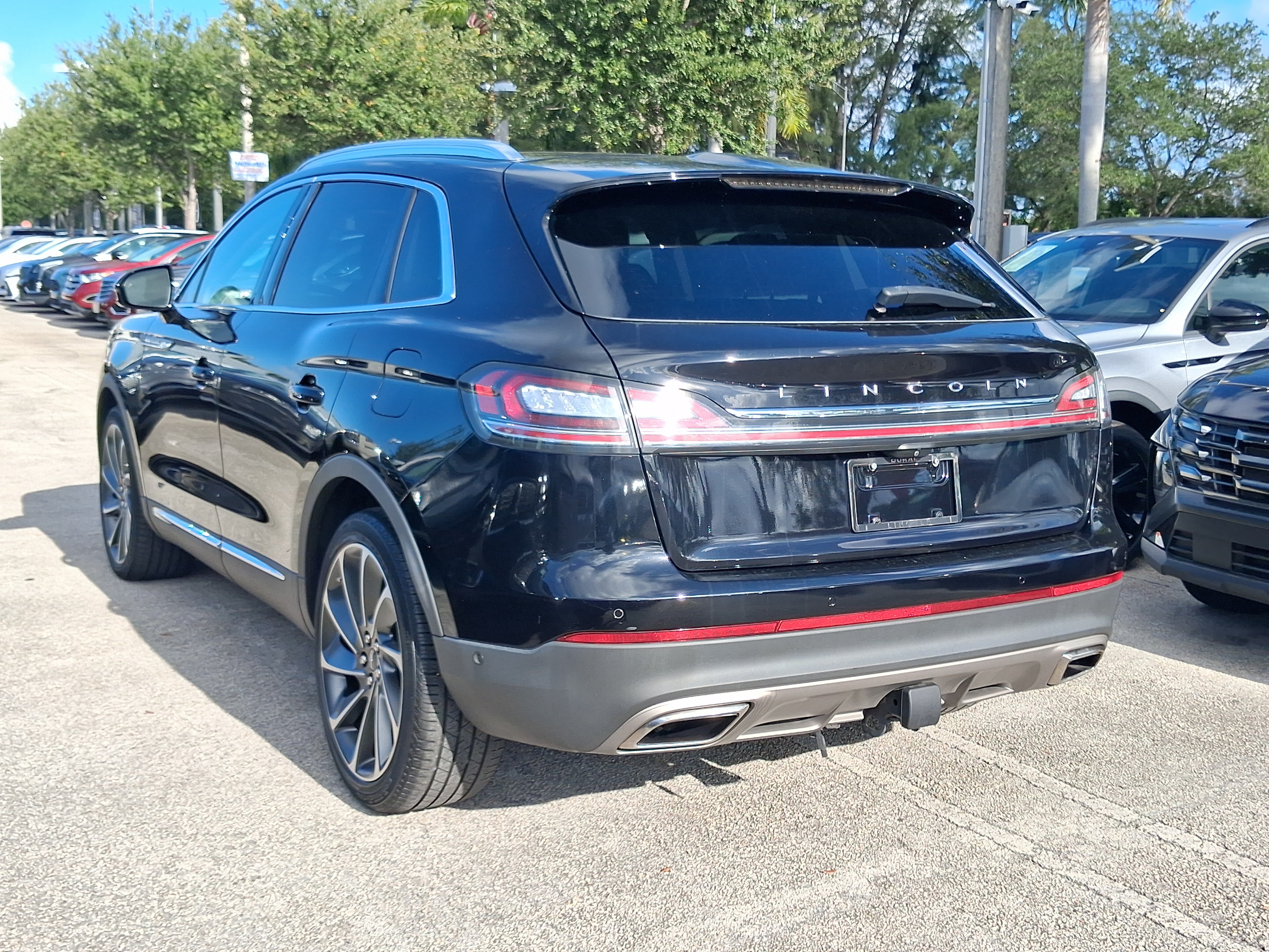 Certified 2023 Lincoln Nautilus Reserve w/ Equipment Group 201A AWD/4WD image 3
