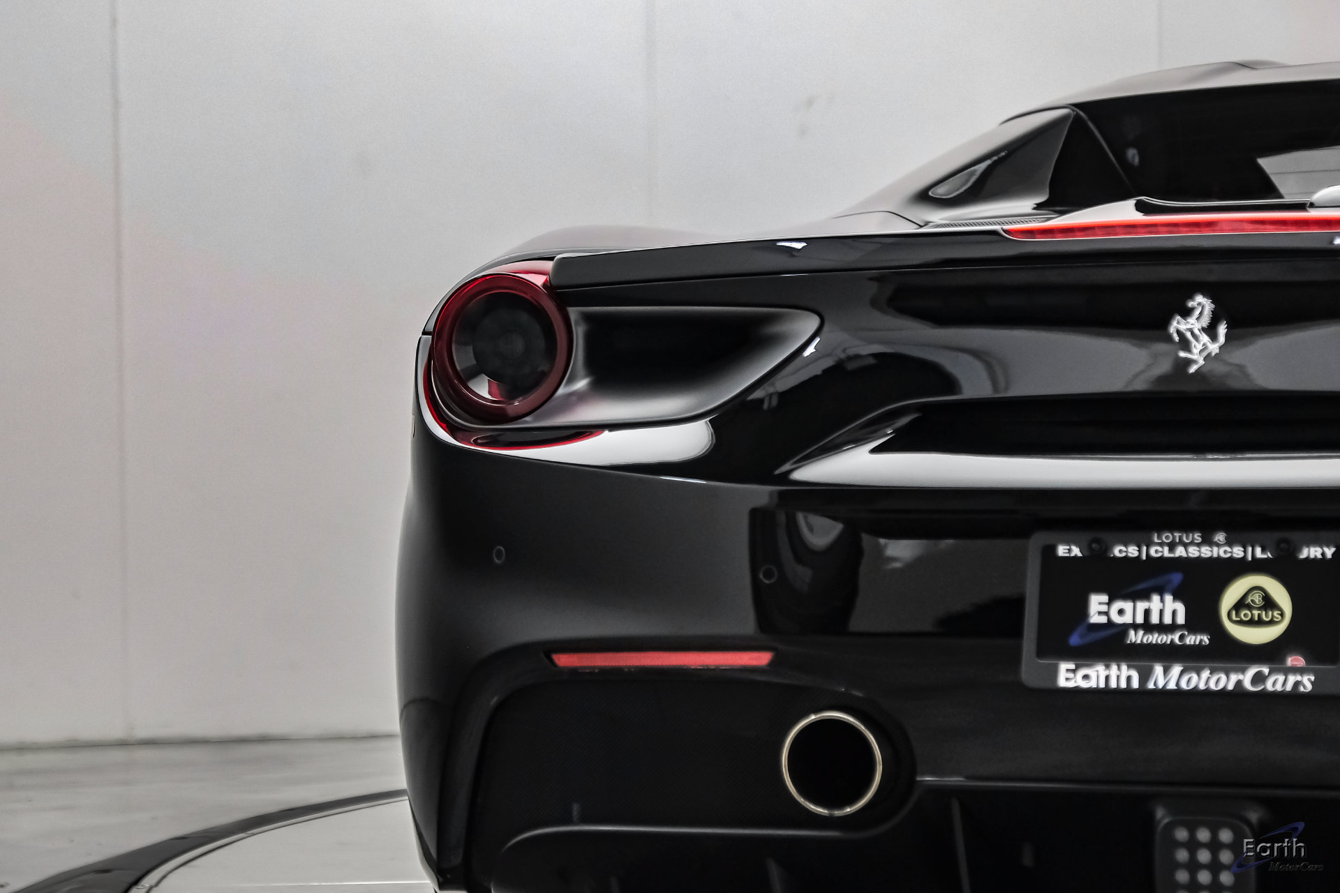 Used 2018 Ferrari 488 Spider RWD image 18