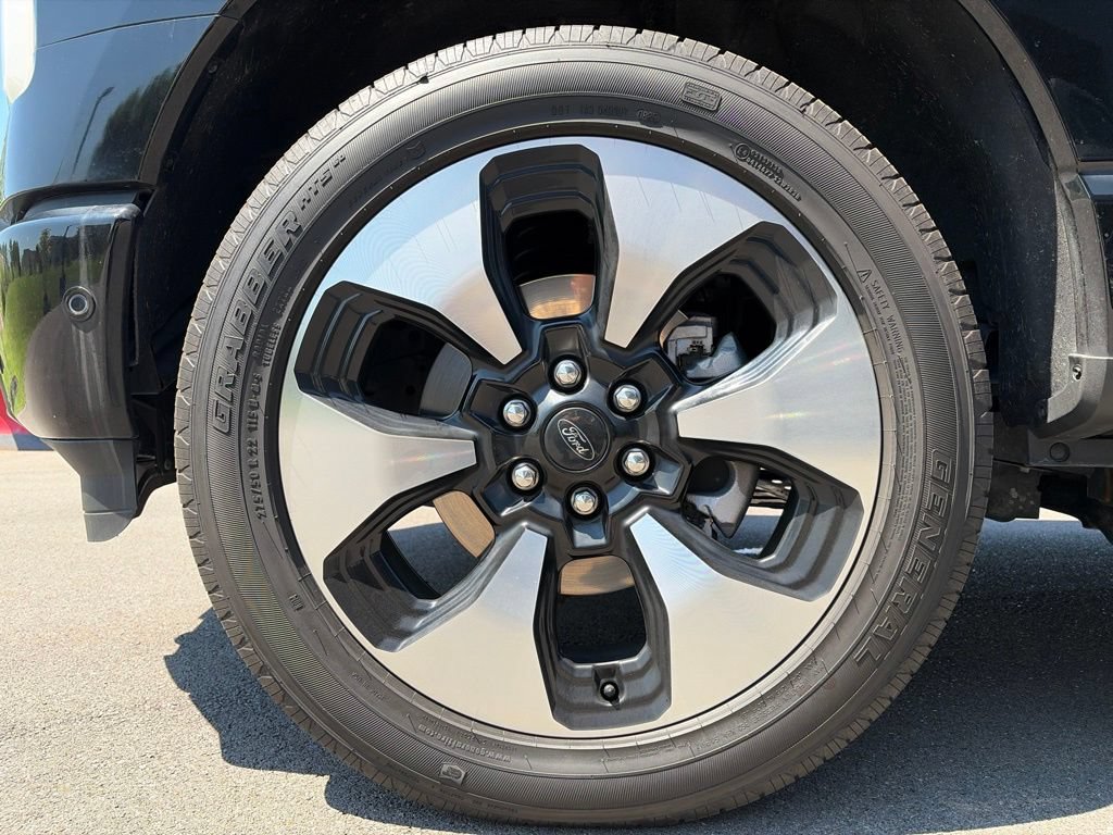 Used 2022 Ford F150 Lightning Platinum AWD/4WD image 20