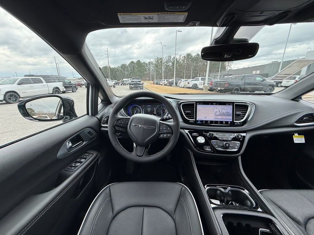 New 2026 Chrysler Pacifica Limited image 13