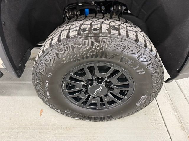 New 2026 Chevrolet Silverado 2500 ZR2 w/ LPO, Dark Essentials Package image 4