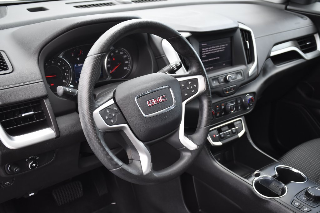 Used 2024 GMC Terrain SLE w/ Driver Convenience Package FWD image 21
