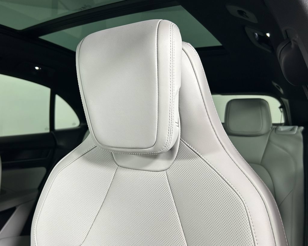 New 2026 Porsche Macan 4 Electric AWD/4WD image 16