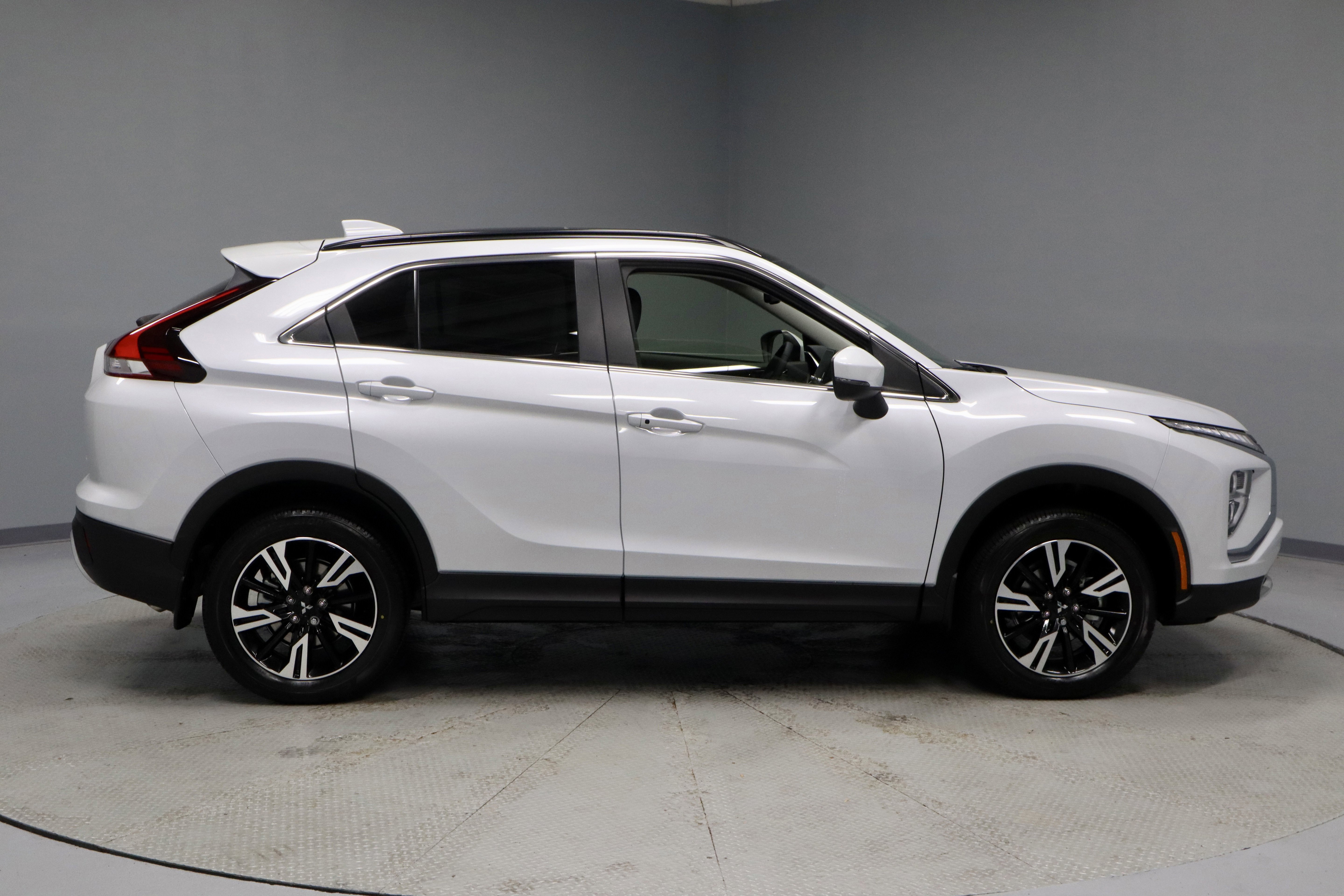 New 2026 Mitsubishi Eclipse Cross SE image 3