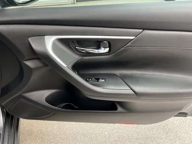 Used 2017 Nissan Altima 2.5 SL w/ Moonroof Package image 52
