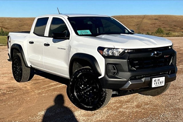 Used 2024 Chevrolet Colorado Trail Boss w/ Safety Package image 3