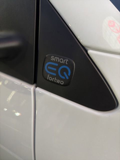 Used 2019 smart fortwo electric drive image 9