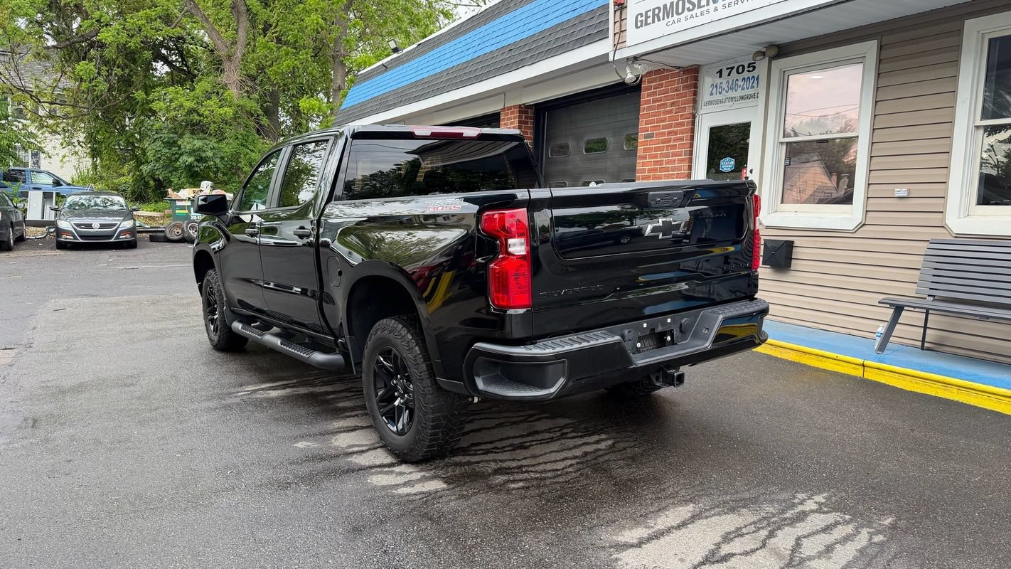 Used 2024 Chevrolet Silverado 1500 Custom Trail Boss w/ LPO, Dark Essentials Package AWD/4WD image 3