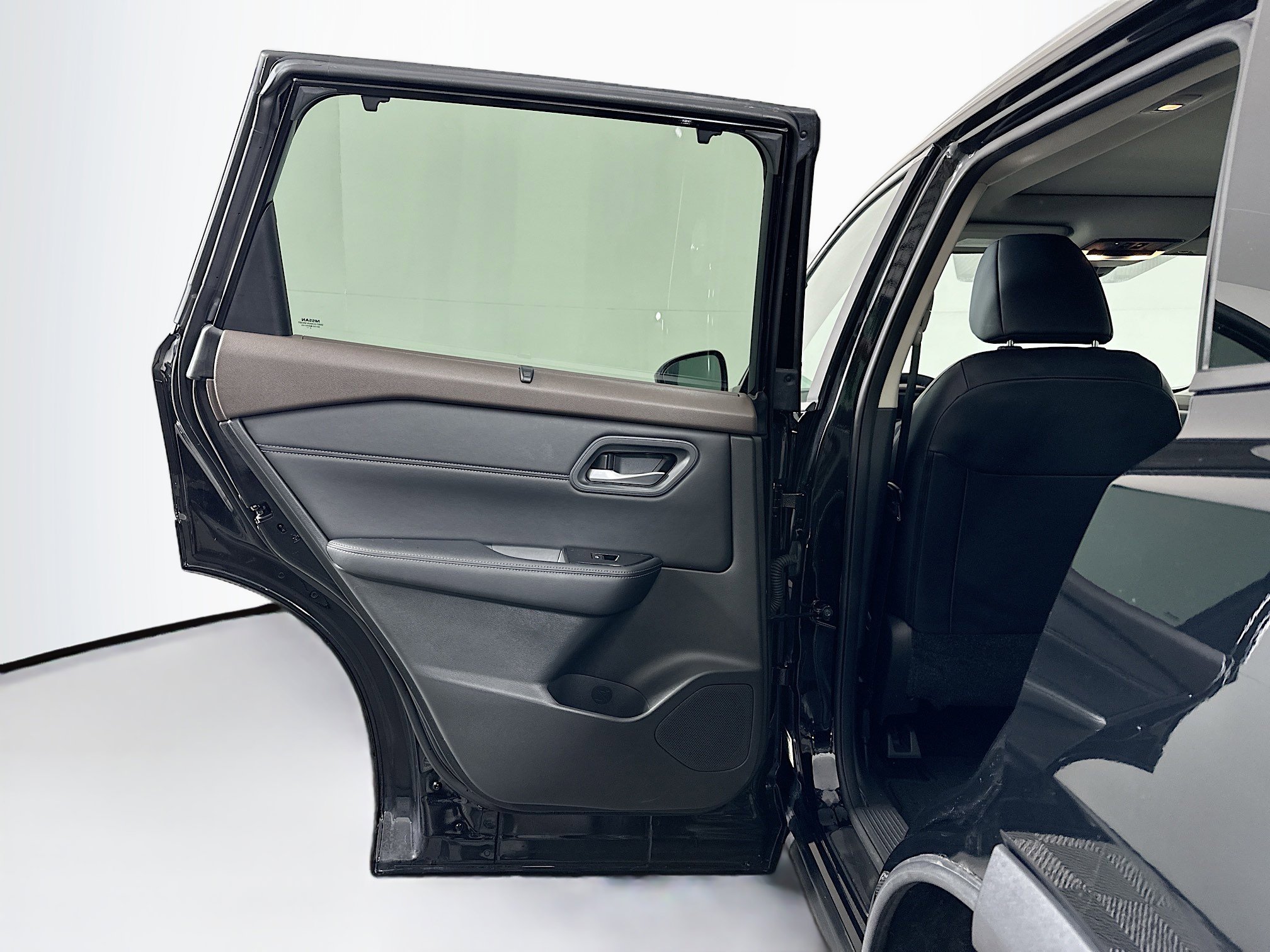 Used 2023 Nissan Rogue SV w/ SV Premium Package image 26