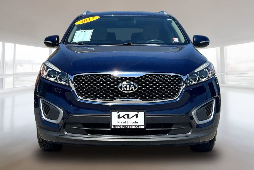 Used 2017 Kia Sorento AWD image 2
