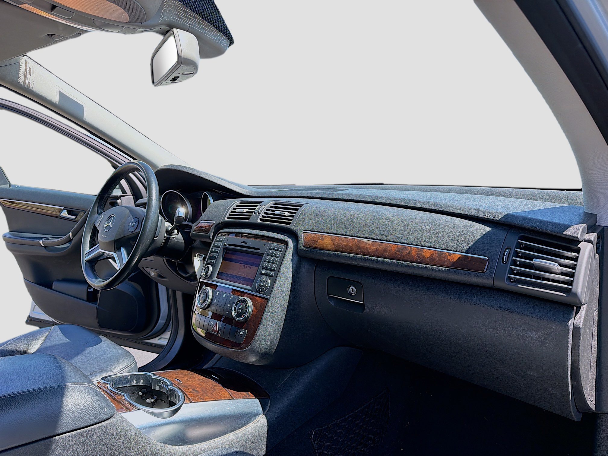 Used 2011 Mercedes-Benz R 350 4MATIC image 5