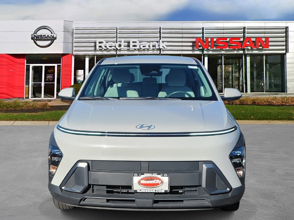Used 2024 Hyundai Kona SE FWD image 2