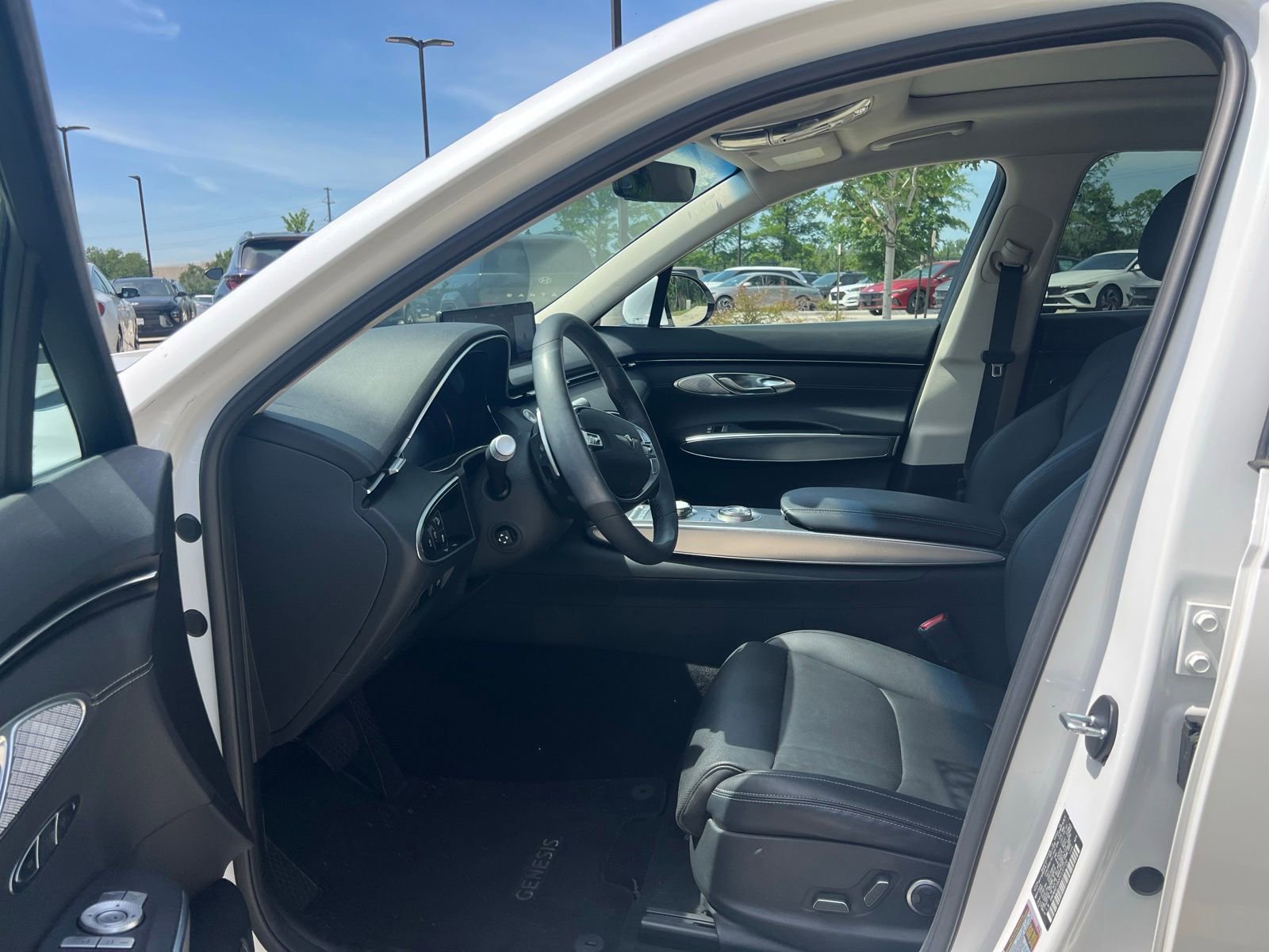 Used 2023 Genesis GV70 2.5T w/ Select Package AWD/4WD image 23