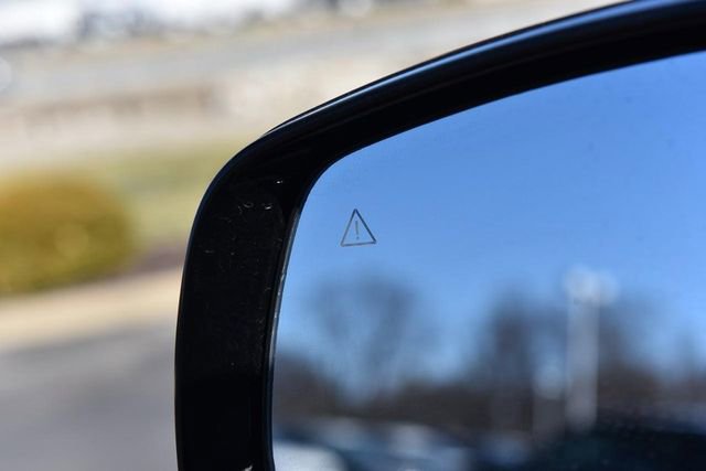 Used 2024 Kia Carnival LX image 9