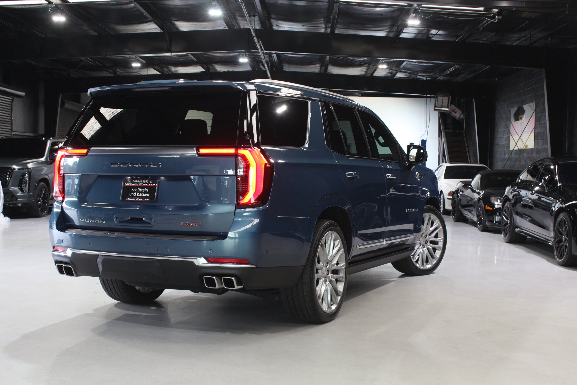 Used 2025 GMC Yukon Denali w/ Denali Reserve Package AWD/4WD image 19
