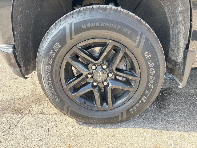 Used 2022 Chevrolet Silverado 1500 LT Trail Boss w/ LPO, Dark Essentials Package AWD/4WD image 10