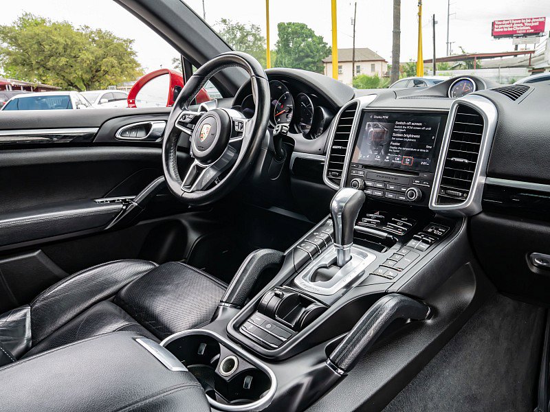 Used 2017 Porsche Cayenne AWD/4WD image 20
