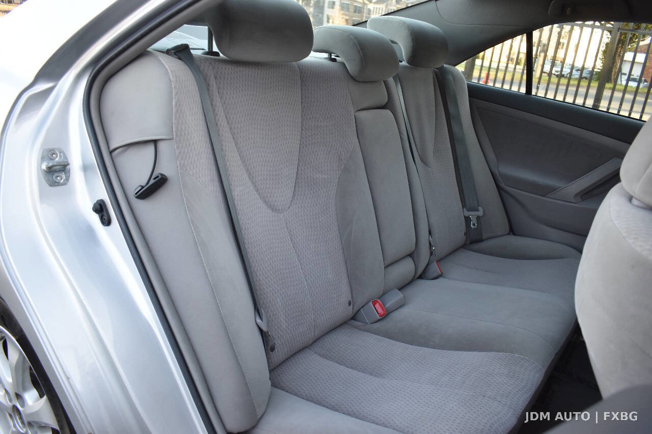 Used 2011 Toyota Camry LE w/ LE Extra-Value Pkg FWD image 15
