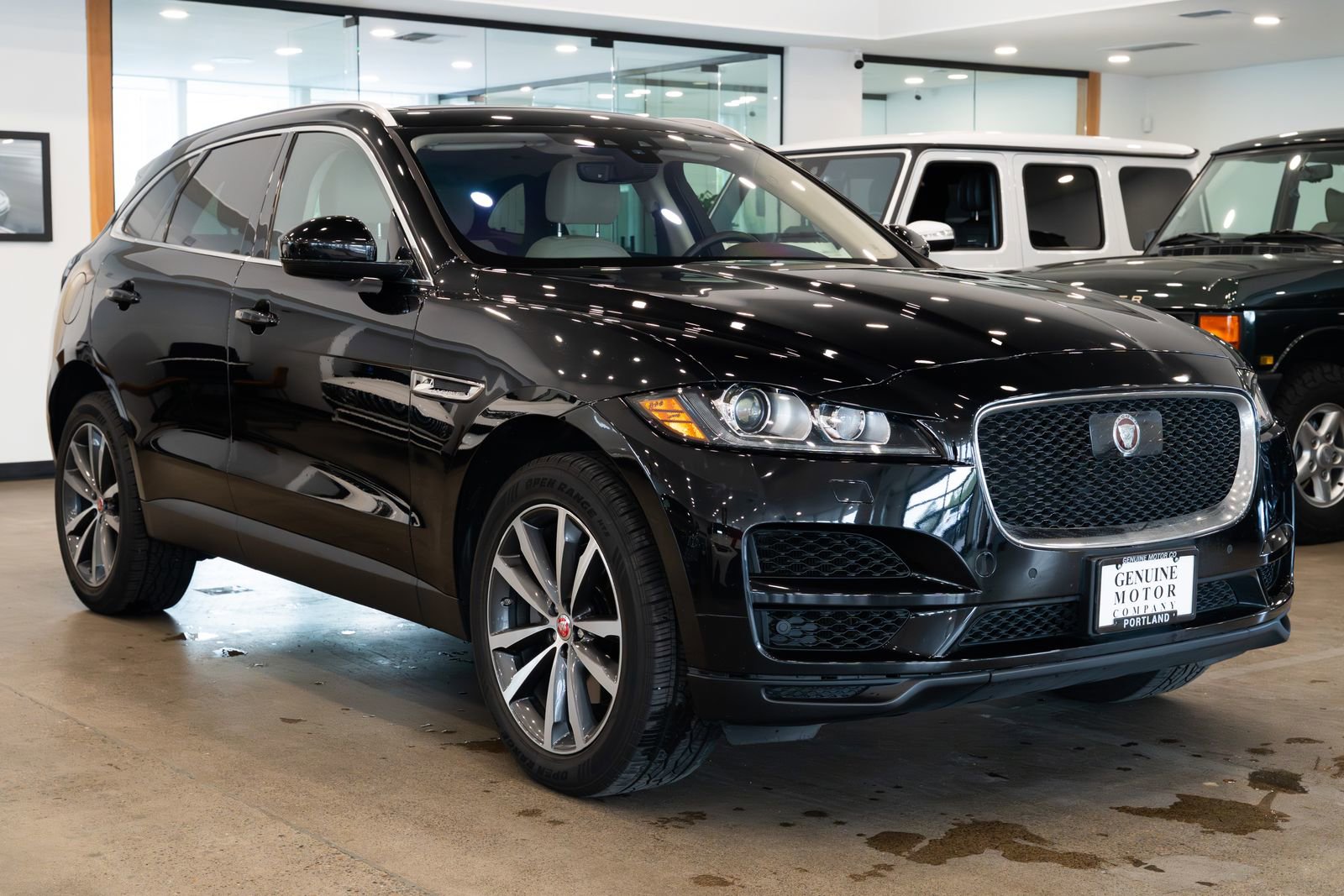 Used 2019 Jaguar F-PACE Prestige AWD/4WD image 3
