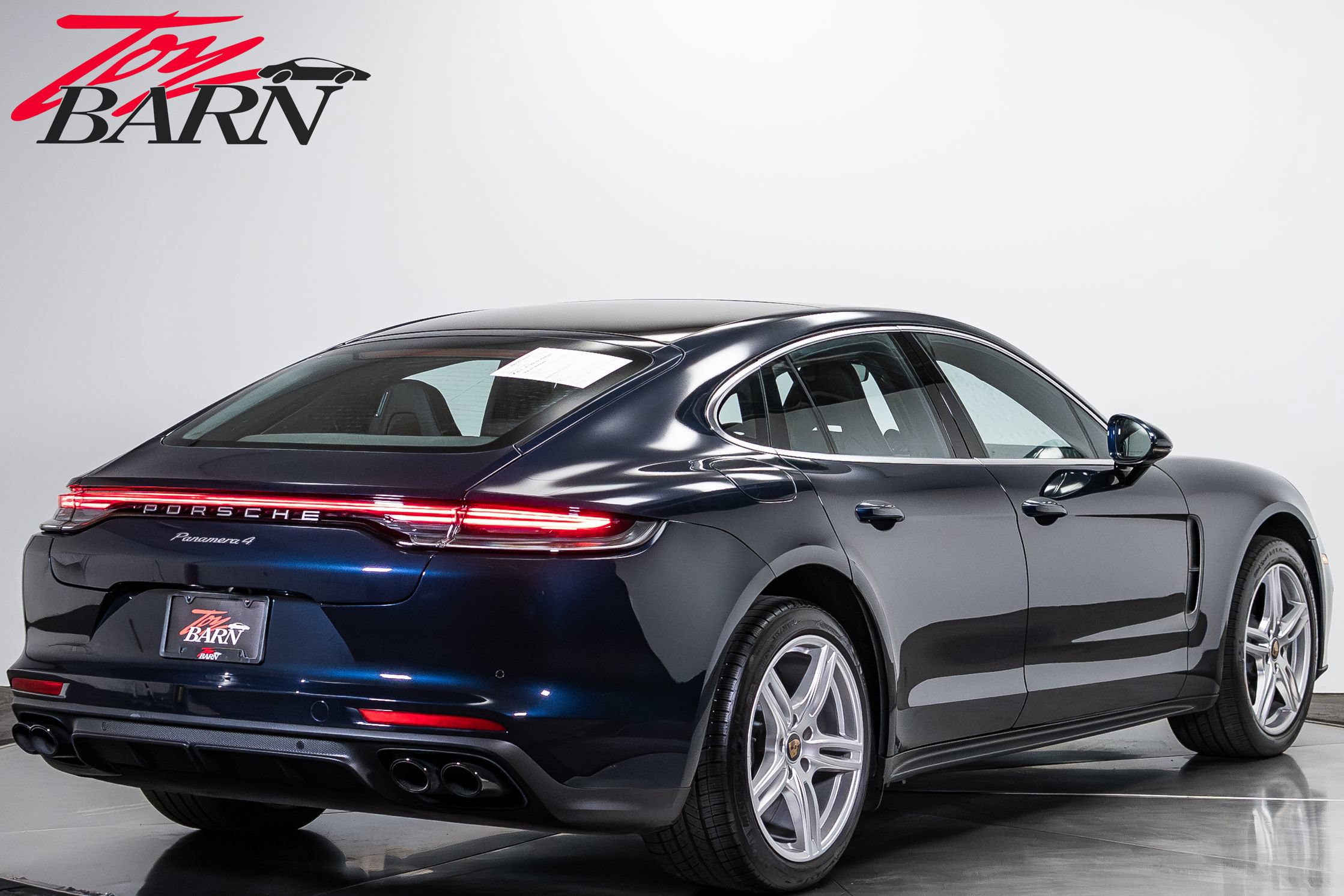Used 2022 Porsche Panamera 4 Platinum Edition AWD/4WD image 5