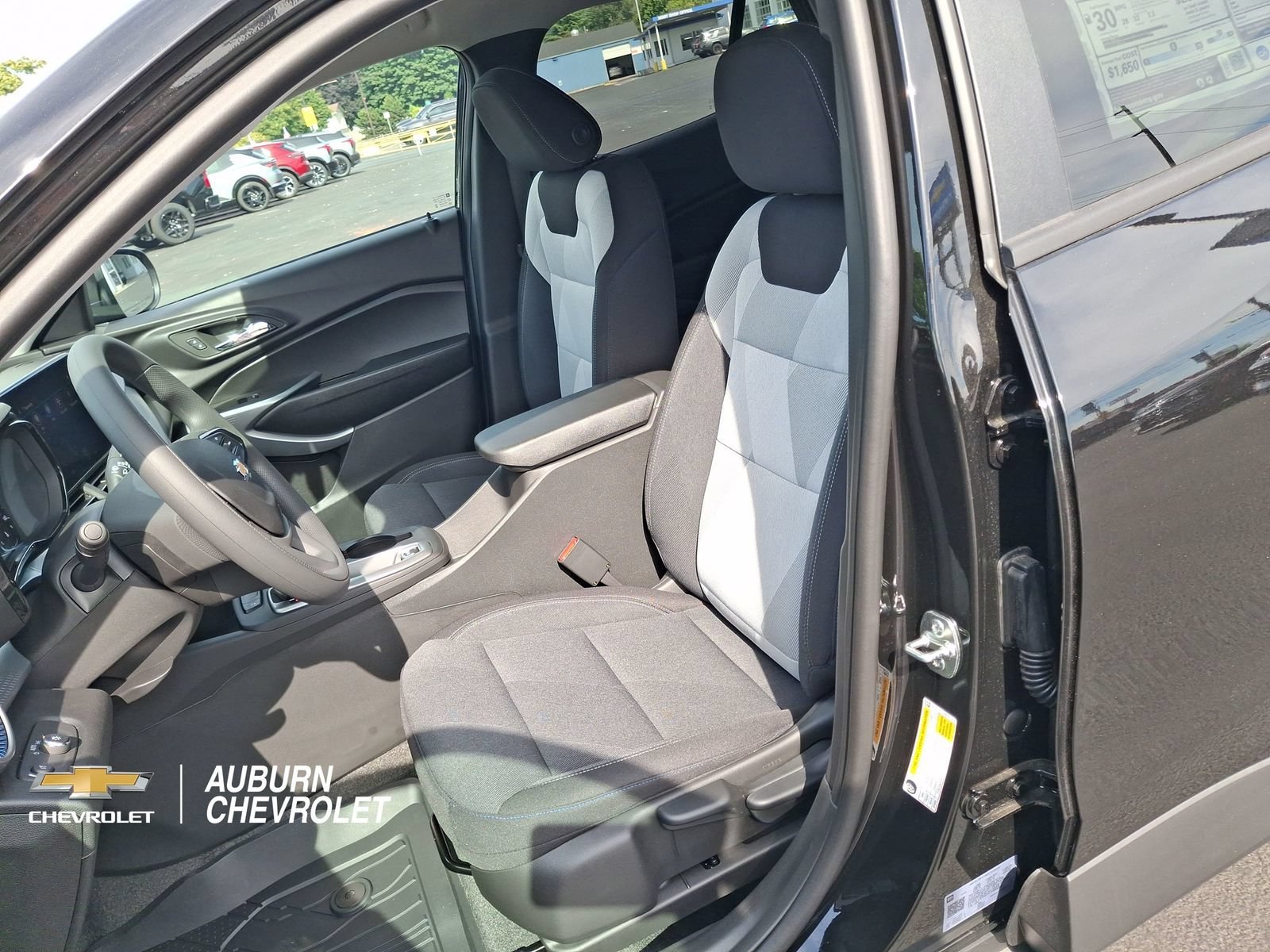 New 2026 Chevrolet Trax LS w/ LS Convenience Package FWD image 17