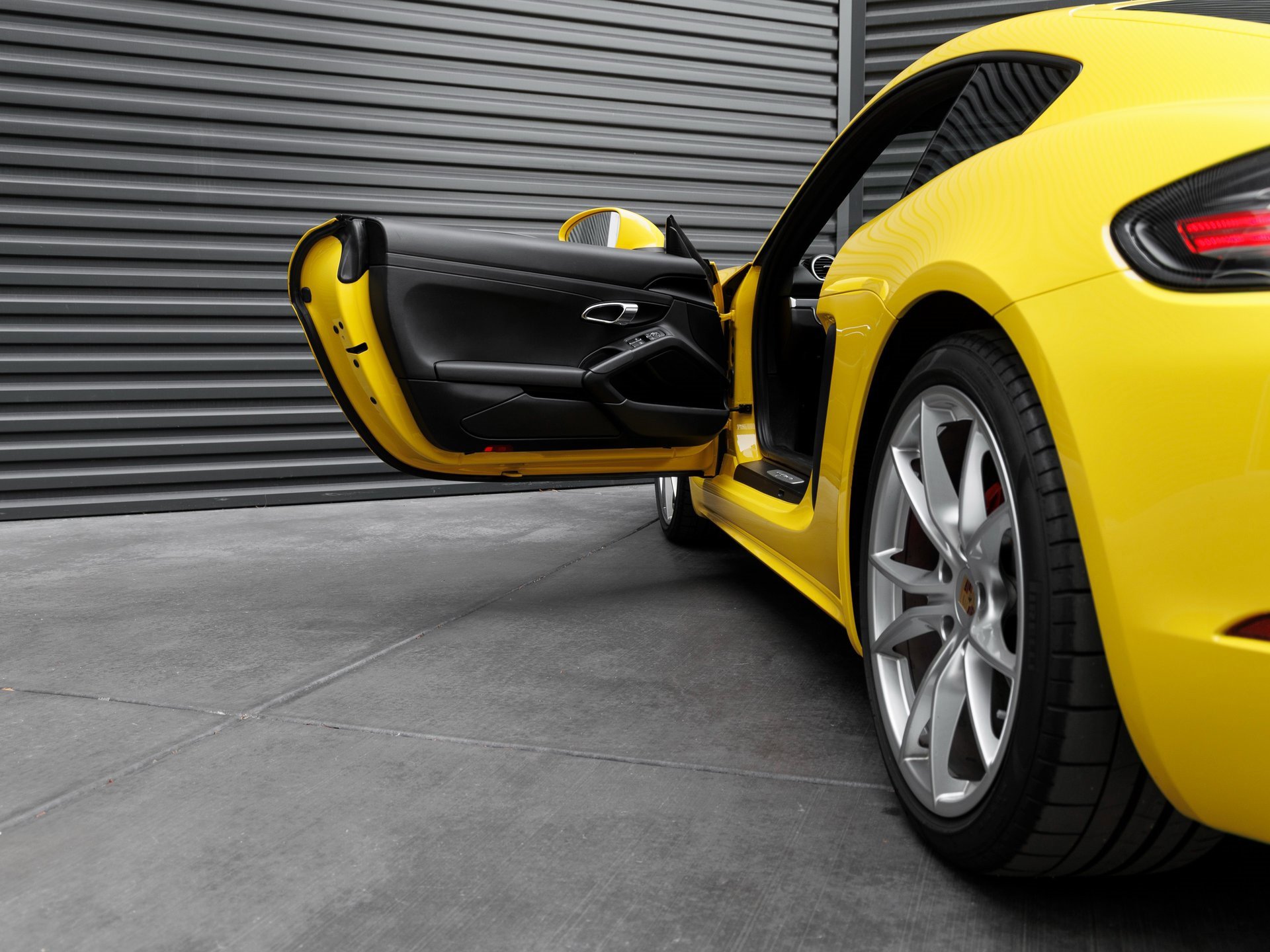 Used 2017 Porsche 718 Cayman image 13