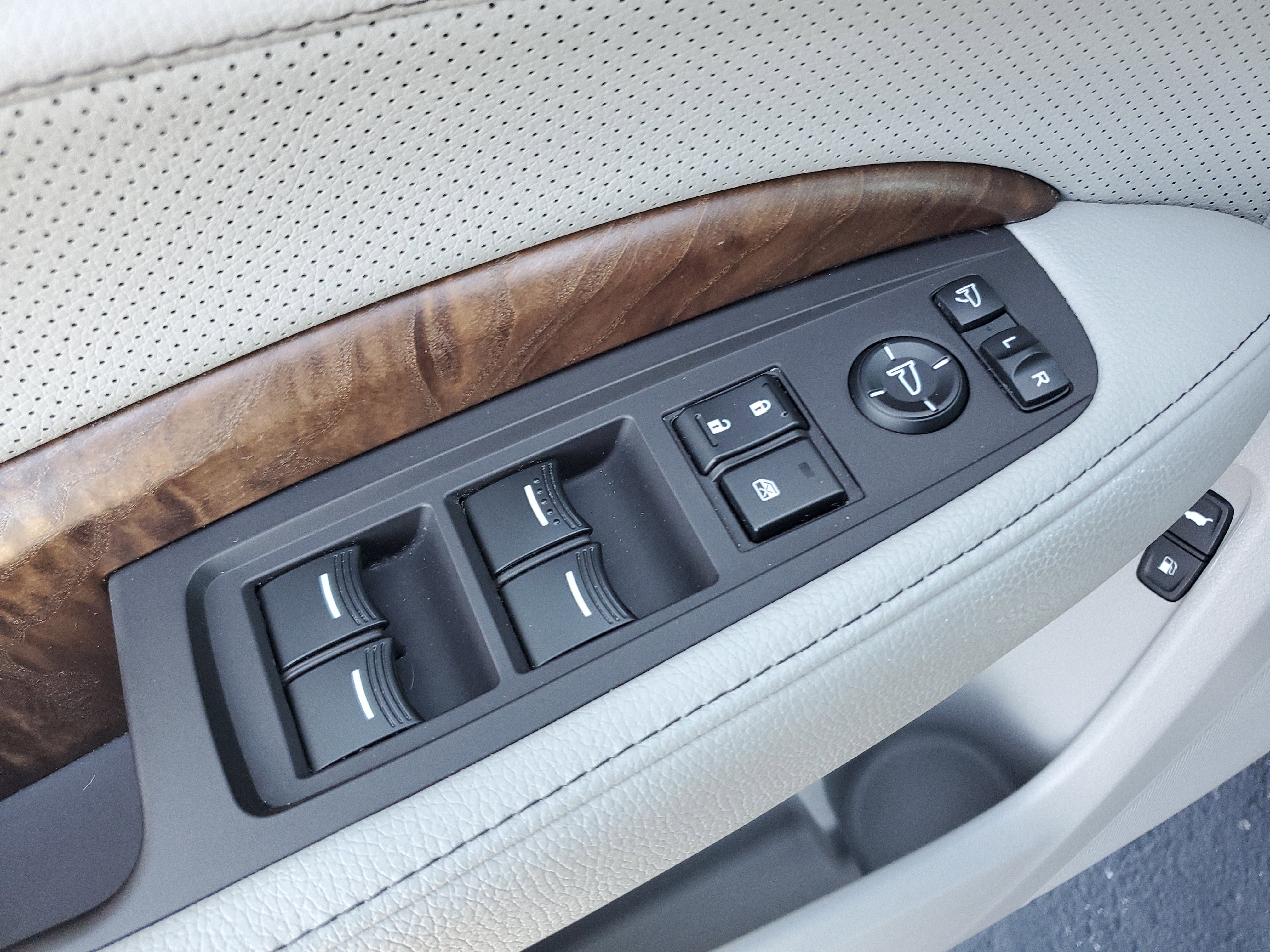 Used 2020 Acura MDX SH-AWD w/ Technology Package image 16