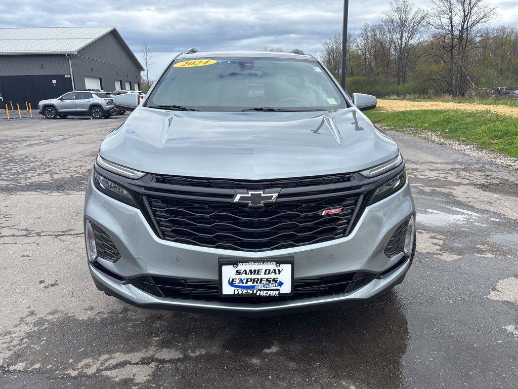 Used 2024 Chevrolet Equinox RS AWD/4WD image 2