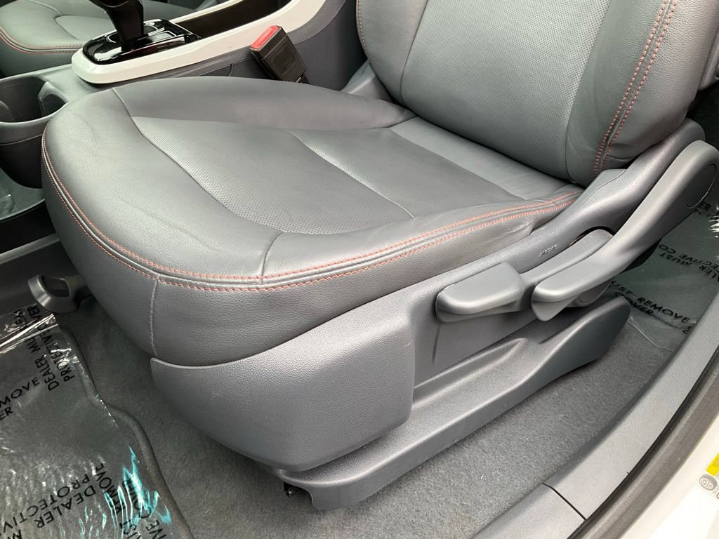Used 2017 Chevrolet Bolt Premier FWD image 15