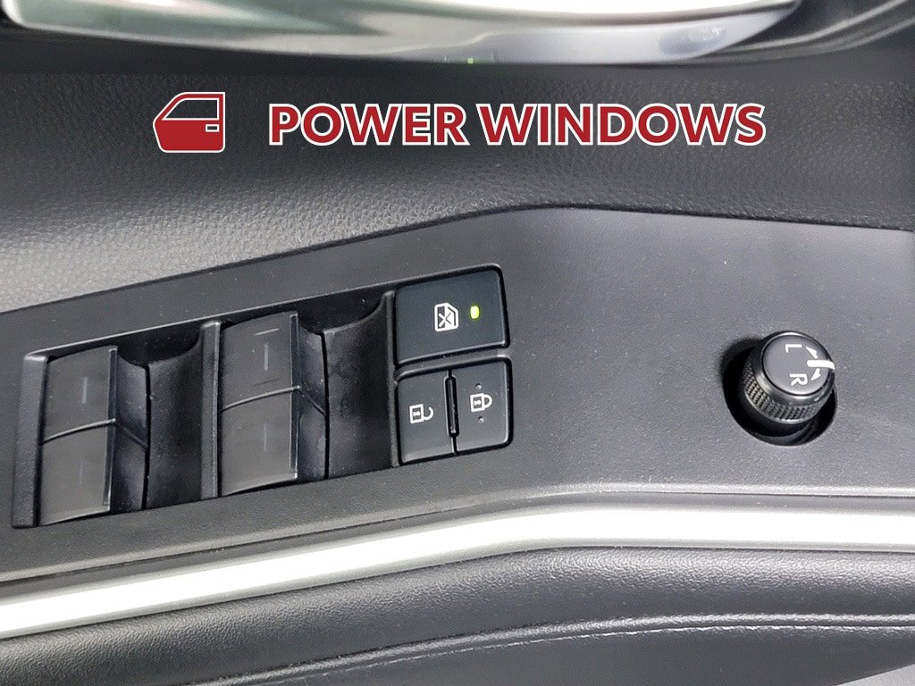 Used 2021 Toyota Highlander XLE AWD/4WD image 27