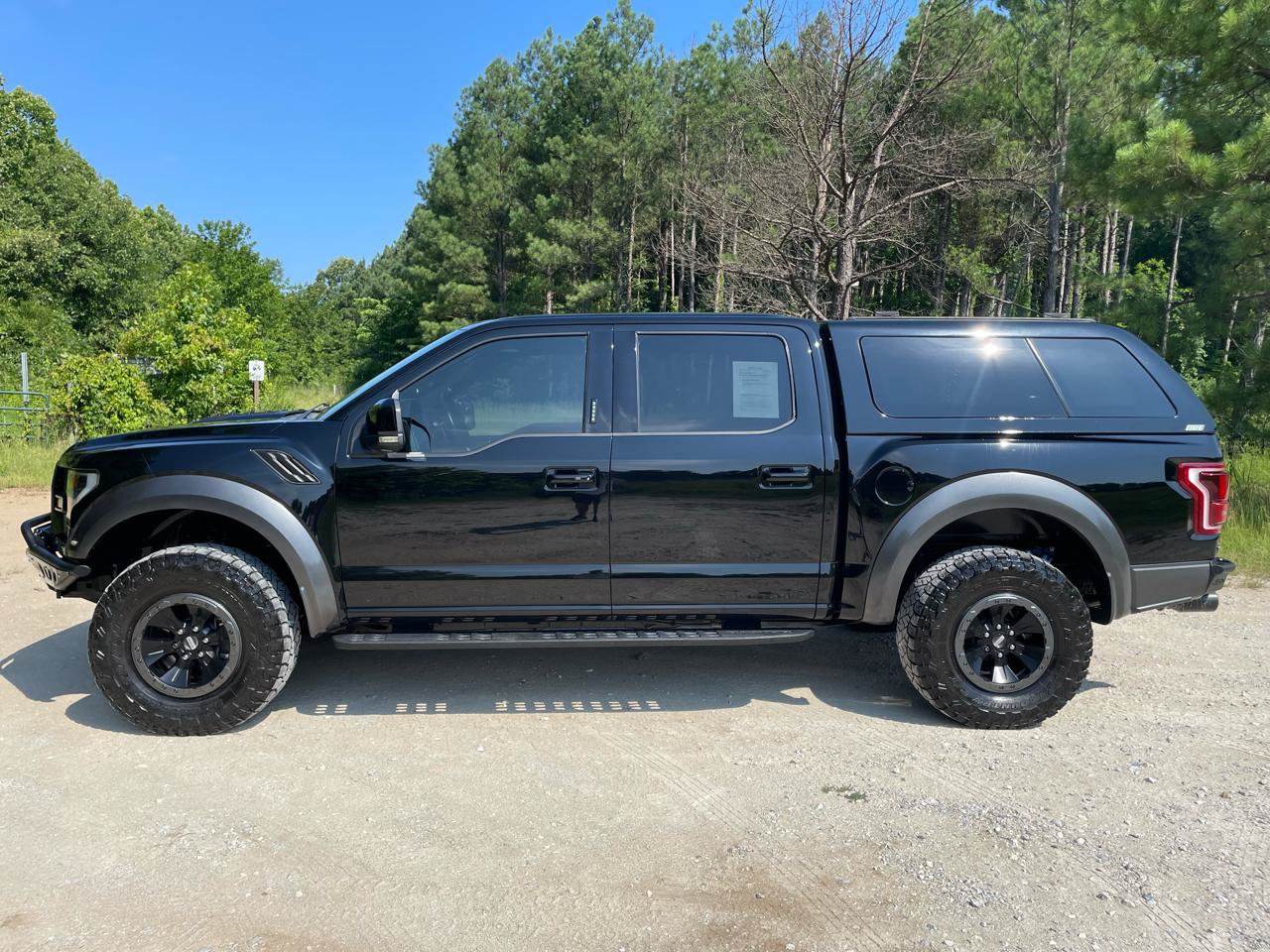 Used 2017 Ford F150 Raptor w/ Equipment Group 802A Luxury AWD/4WD image 7