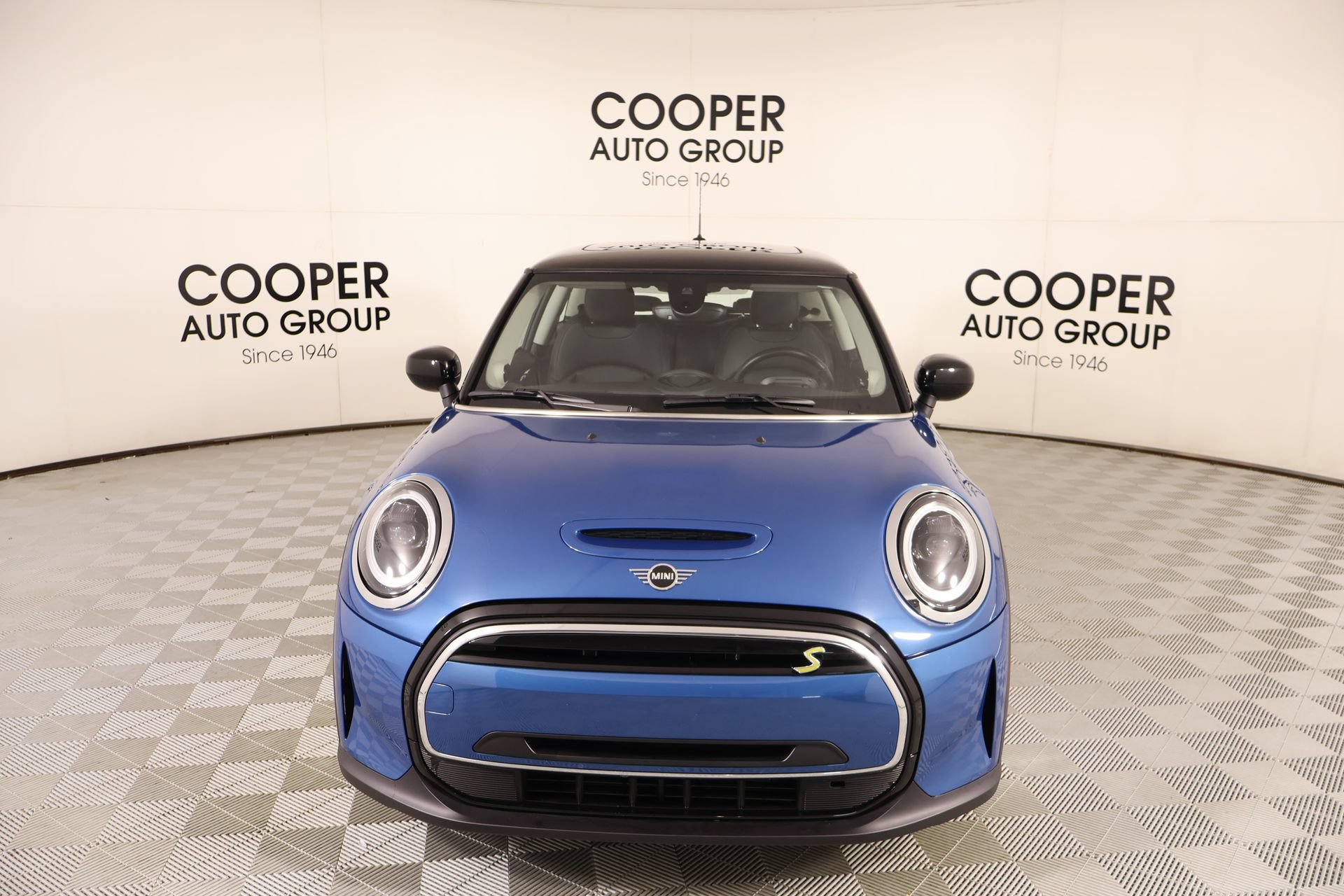 Used 2024 MINI Cooper SE FWD image 9