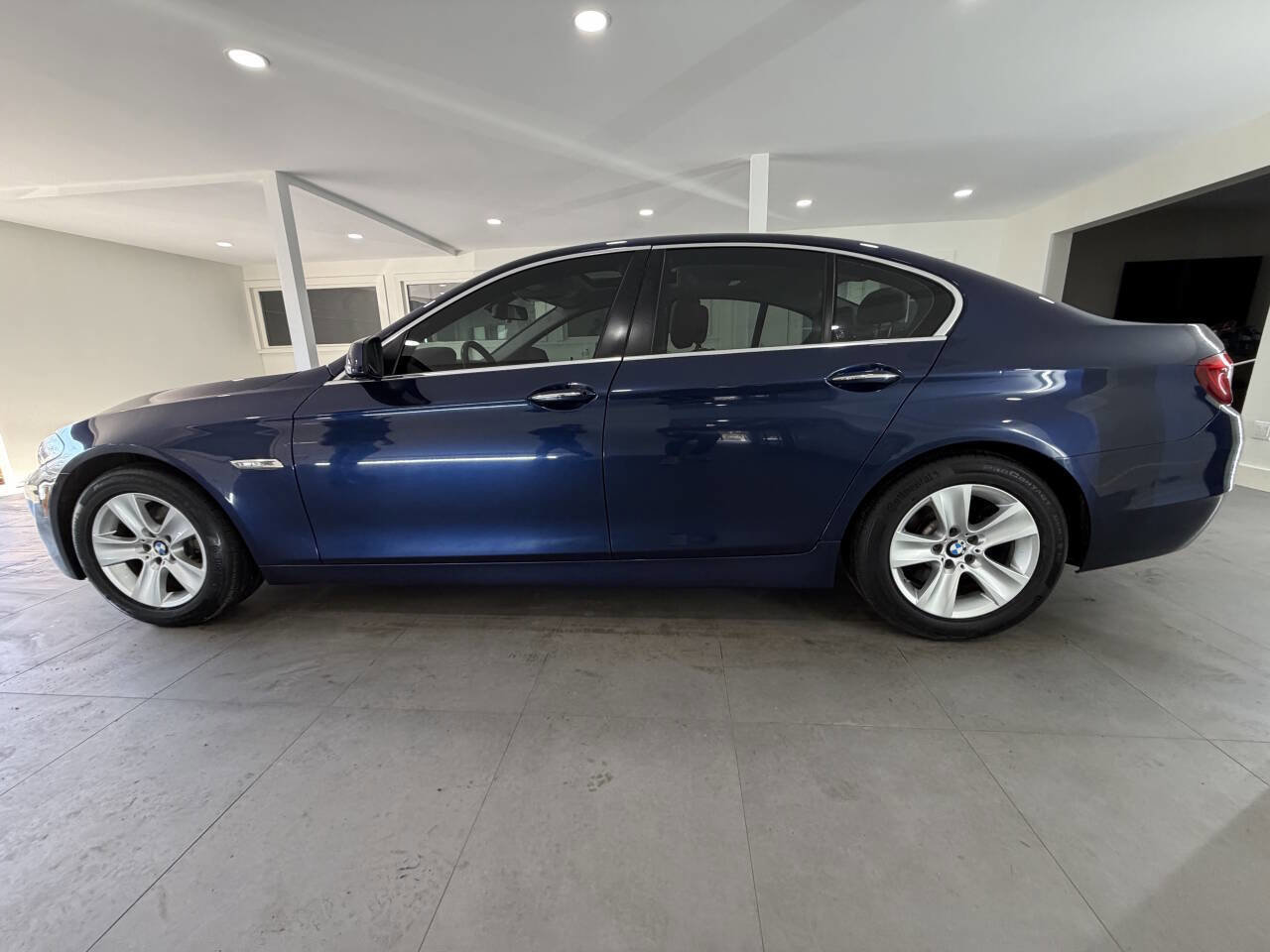 Used 2013 BMW 528i xDrive Sedan AWD/4WD image 4