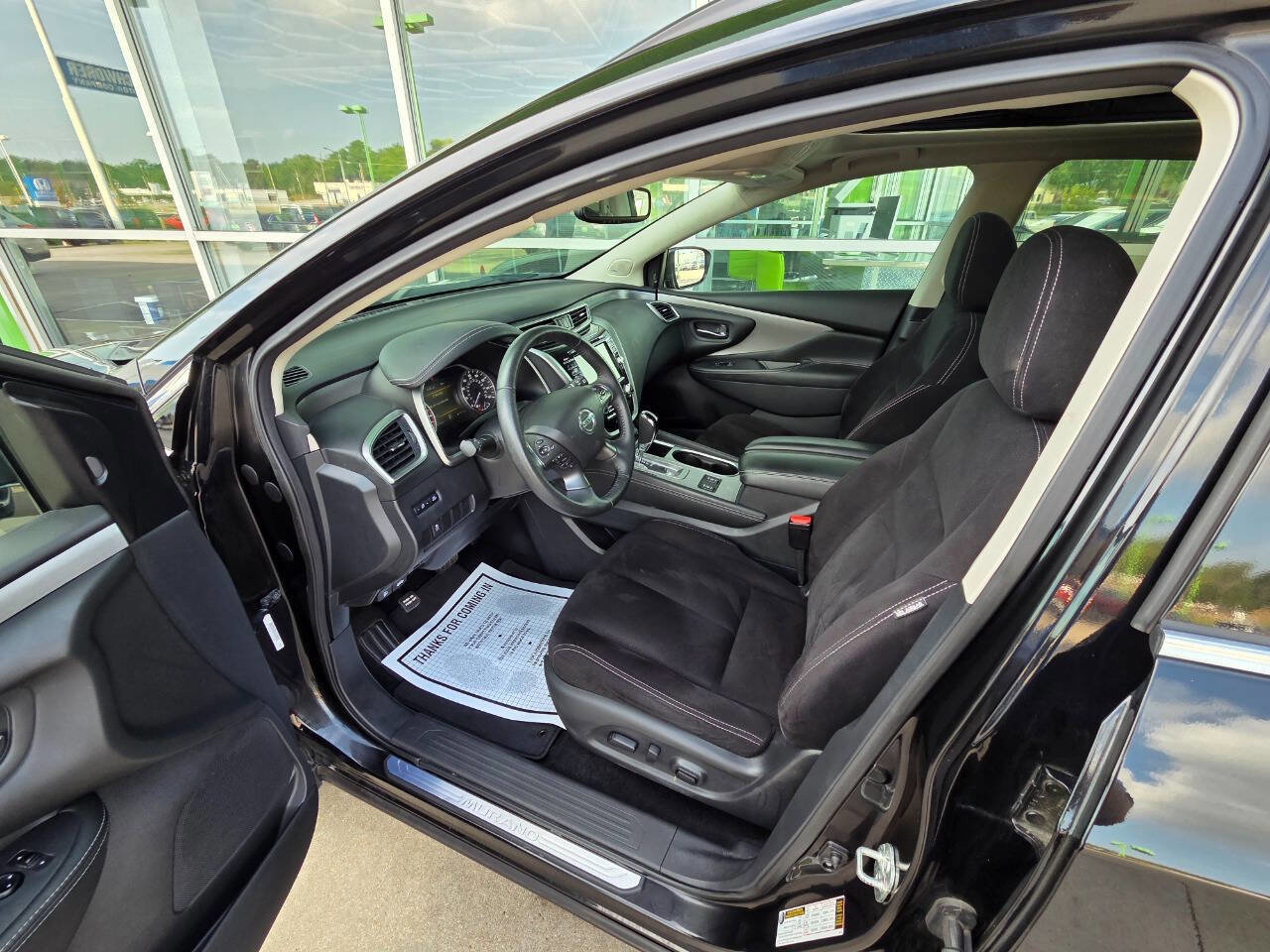 Used 2019 Nissan Murano SV w/ Premium Package image 9