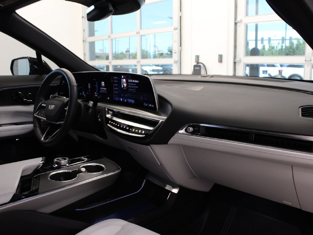 Used 2025 Cadillac Lyriq Sport w/ LPO, Floor Liner Package RWD image 17