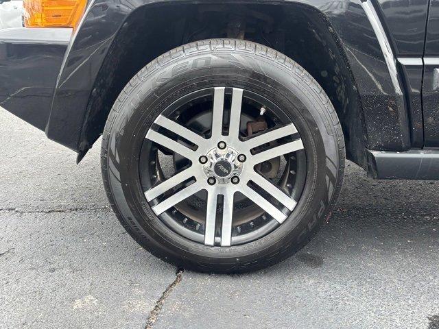 Used 2009 Jeep Commander Sport image 10