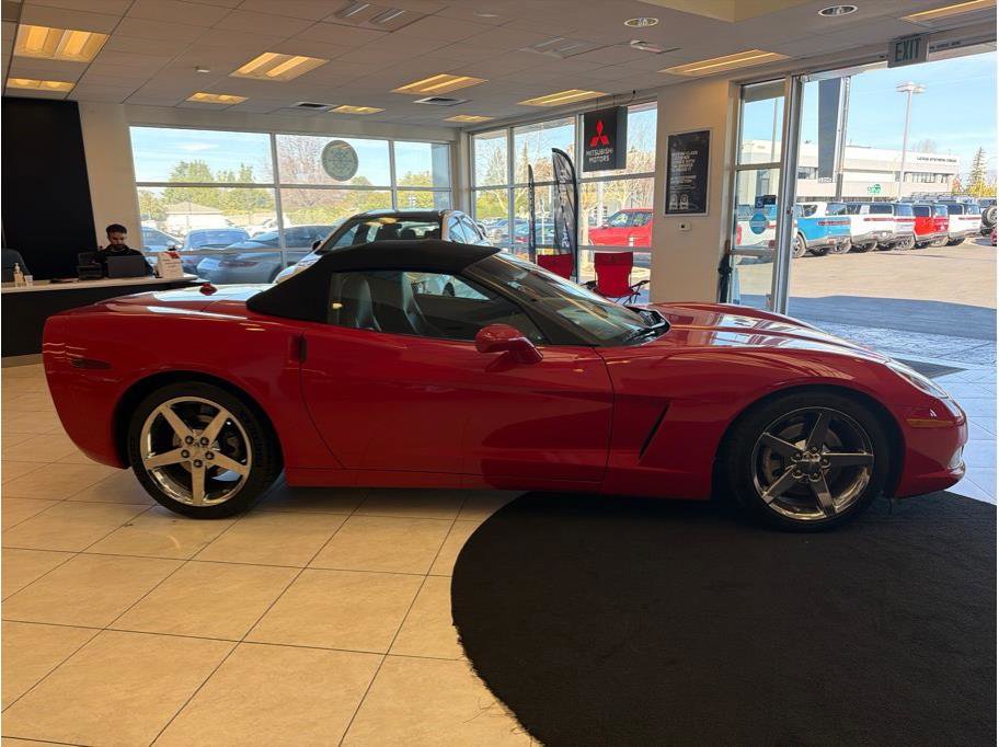 Used 2005 Chevrolet Corvette Convertible w/ Preferred Equipment Group image 4