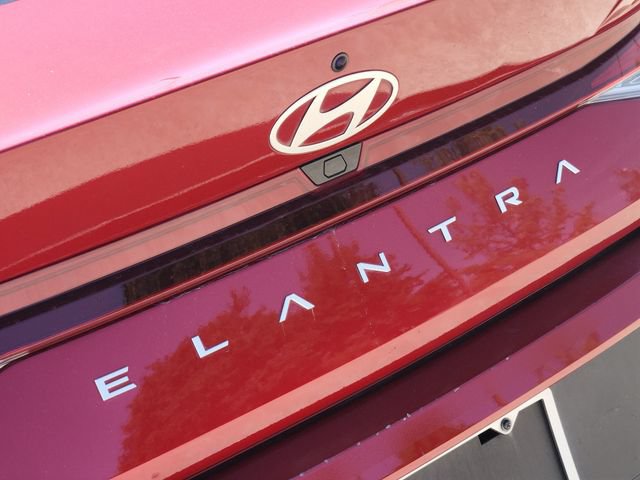 Used 2024 Hyundai Elantra SEL FWD image 12