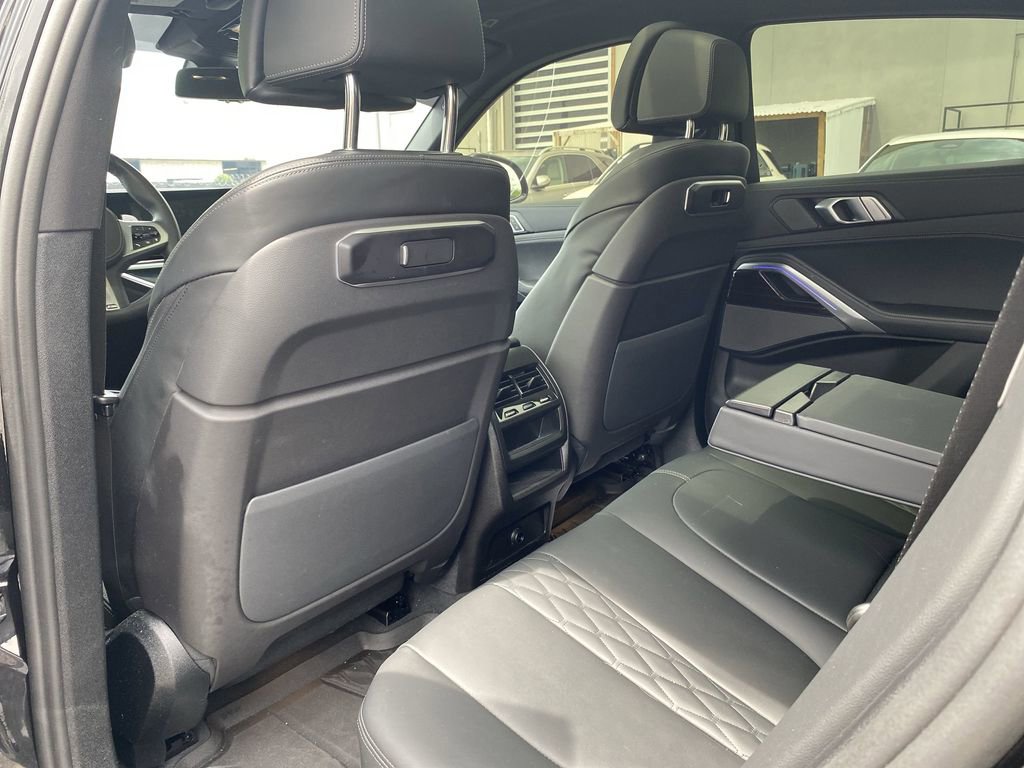 Used 2025 BMW X6 xDrive40i w/ Premium Package image 5