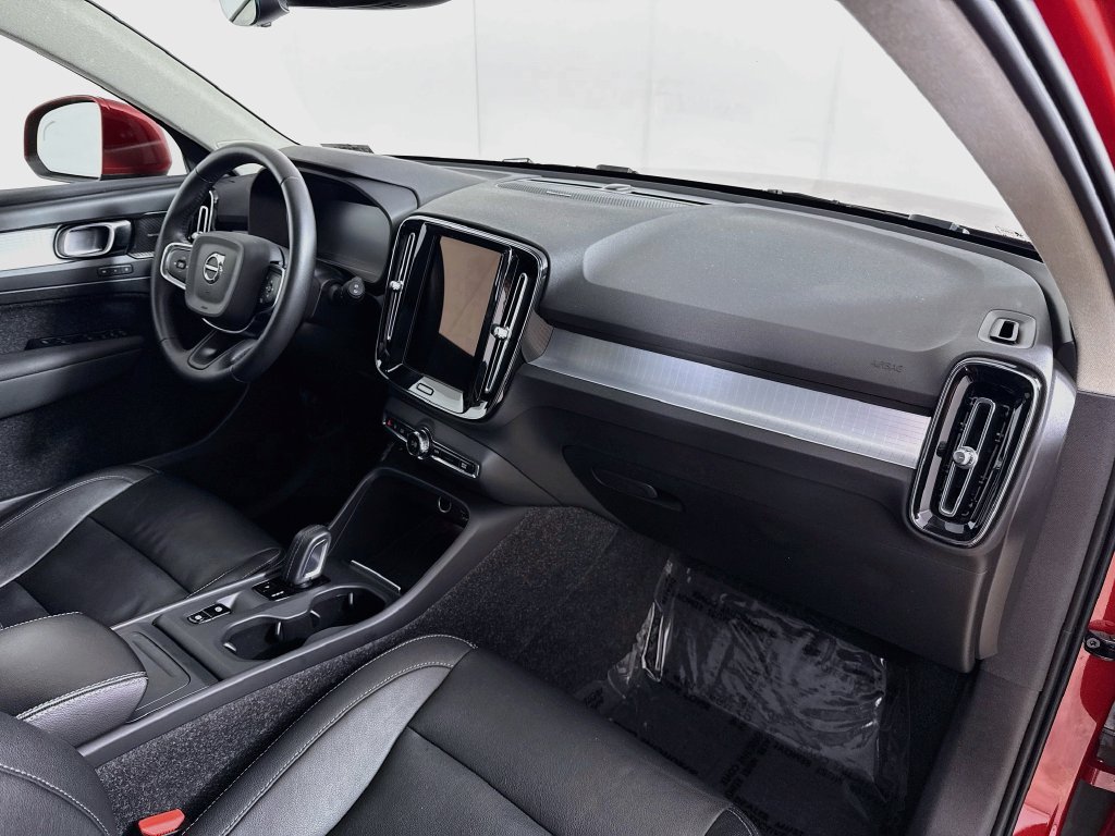 Used 2021 Volvo XC40 T5 Momentum w/ Premium Package AWD/4WD image 33