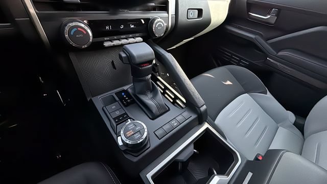 Used 2025 Toyota Tacoma TRD Off-Road AWD/4WD image 14