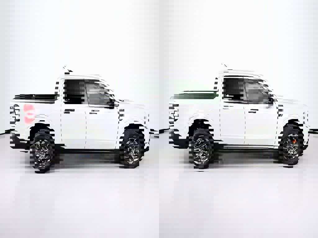 Certified 2025 Ford Maverick XLT w/ XLT Luxury Package image 24