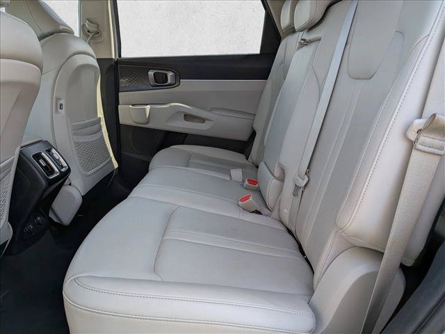 Used 2023 Kia Sorento S FWD image 19