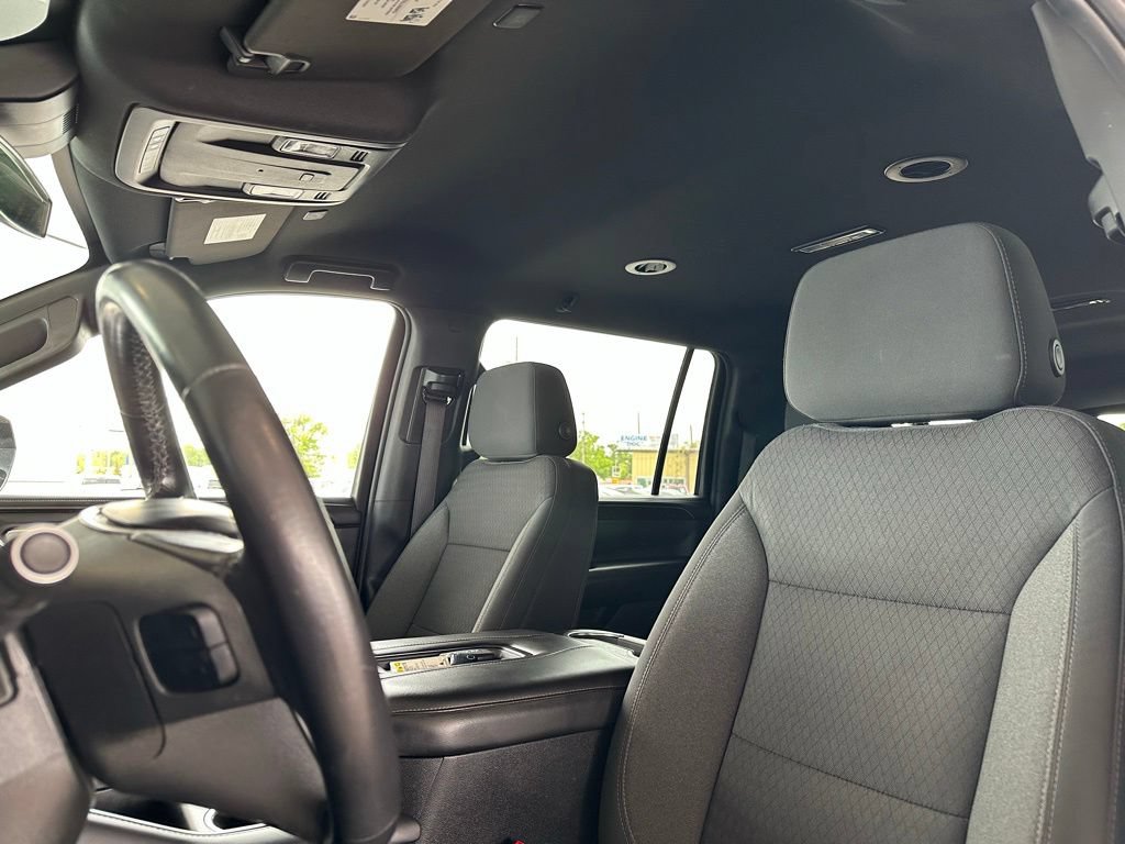 Used 2023 GMC Yukon XL SLE w/ Gmc Pro Safety Plus Package AWD/4WD image 15