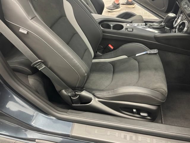 Used 2022 Chevrolet Camaro SS RWD image 34