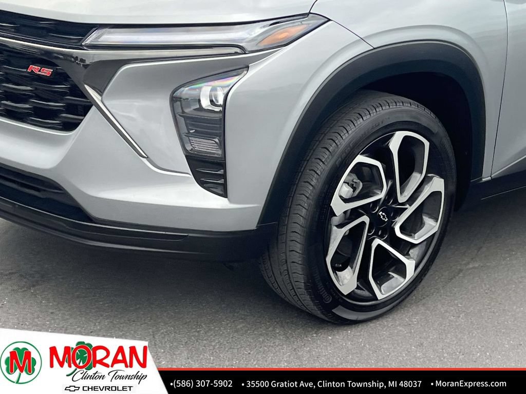 Certified 2024 Chevrolet Trax RS w/ Driver Confidence Package FWD image 9