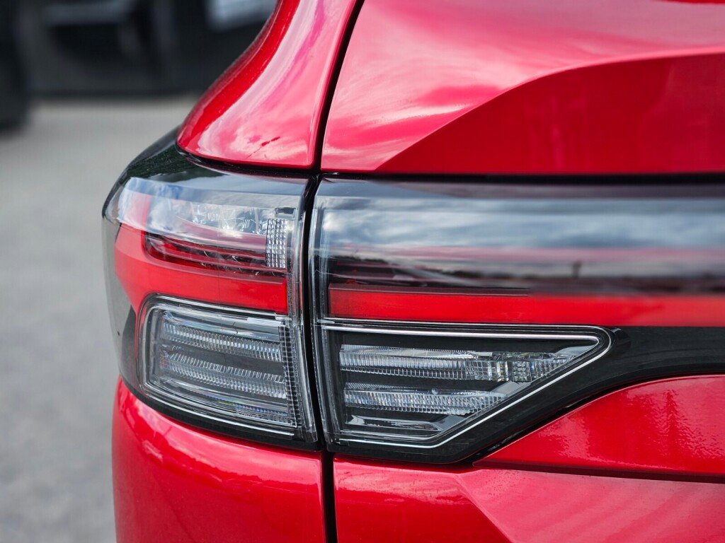 New 2025 Mitsubishi Outlander SE image 9